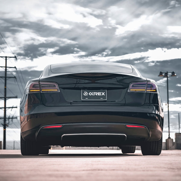 12-21 Tesla Model S LUXX-Series LED Tail Lights Black Smoke (With Black Trunk Center Piece Replacement) - 0