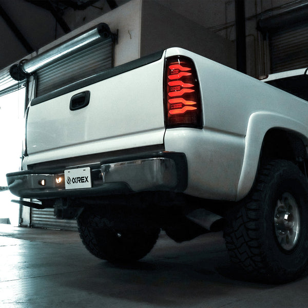 99-06 Chevrolet Silverado/99-06 GMC Sierra LUXX-Series LED Tail Lights Alpha-Black - 0