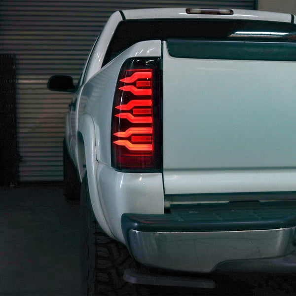 99-06 Chevrolet Silverado/99-06 GMC Sierra LUXX-Series LED Tail Lights Black Red - 0