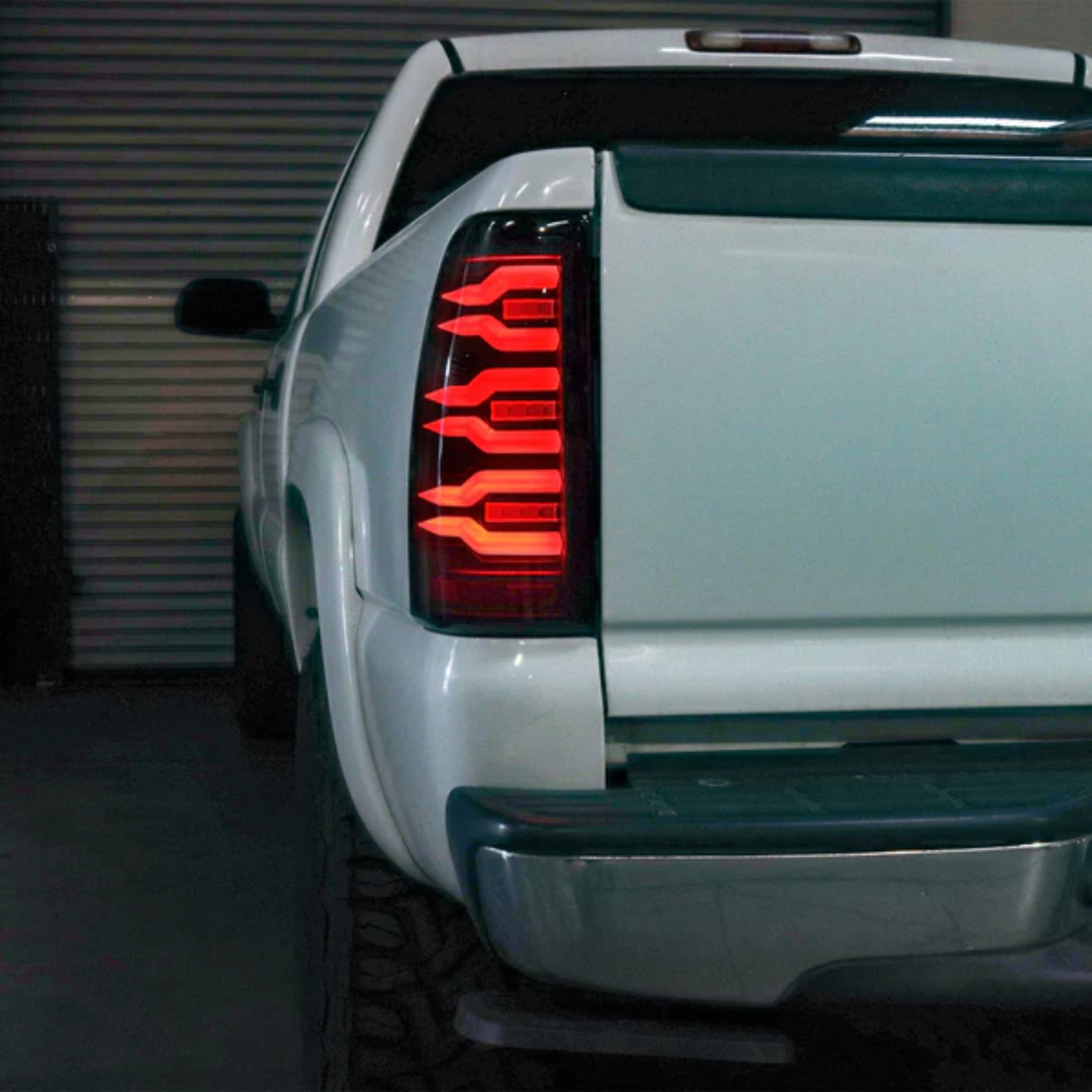 99-06 Chevrolet Silverado LUXX-Series LED Tail Lights Alpha-Black